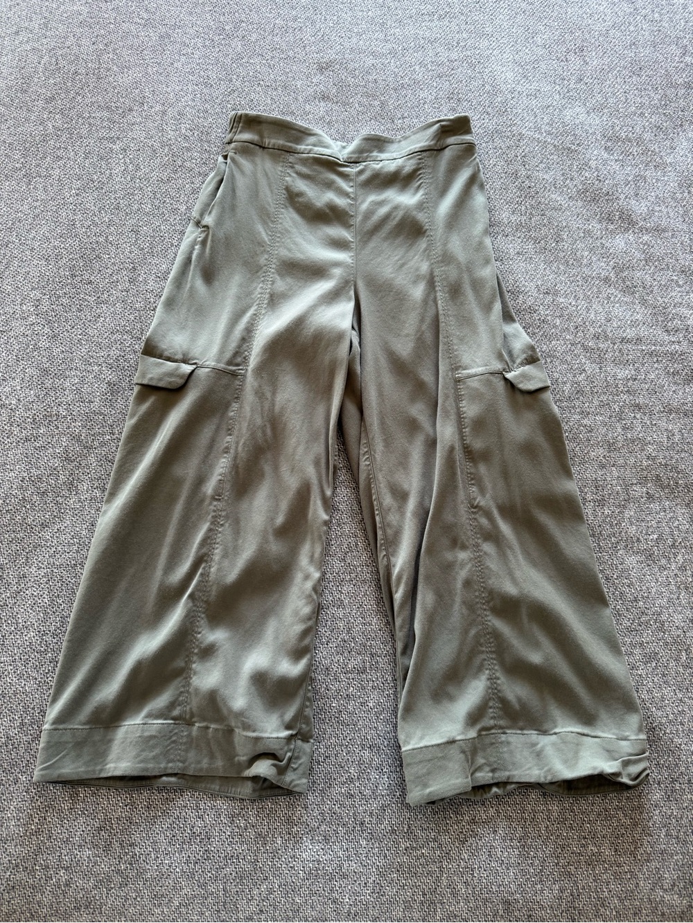 lululemon athletica Sage Green Metropolis Maven High-Rise Cropped Pants 23”